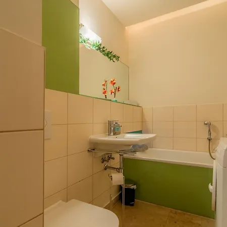 Apartment - Garten - Balkon - 10 Min Zum Zentrum